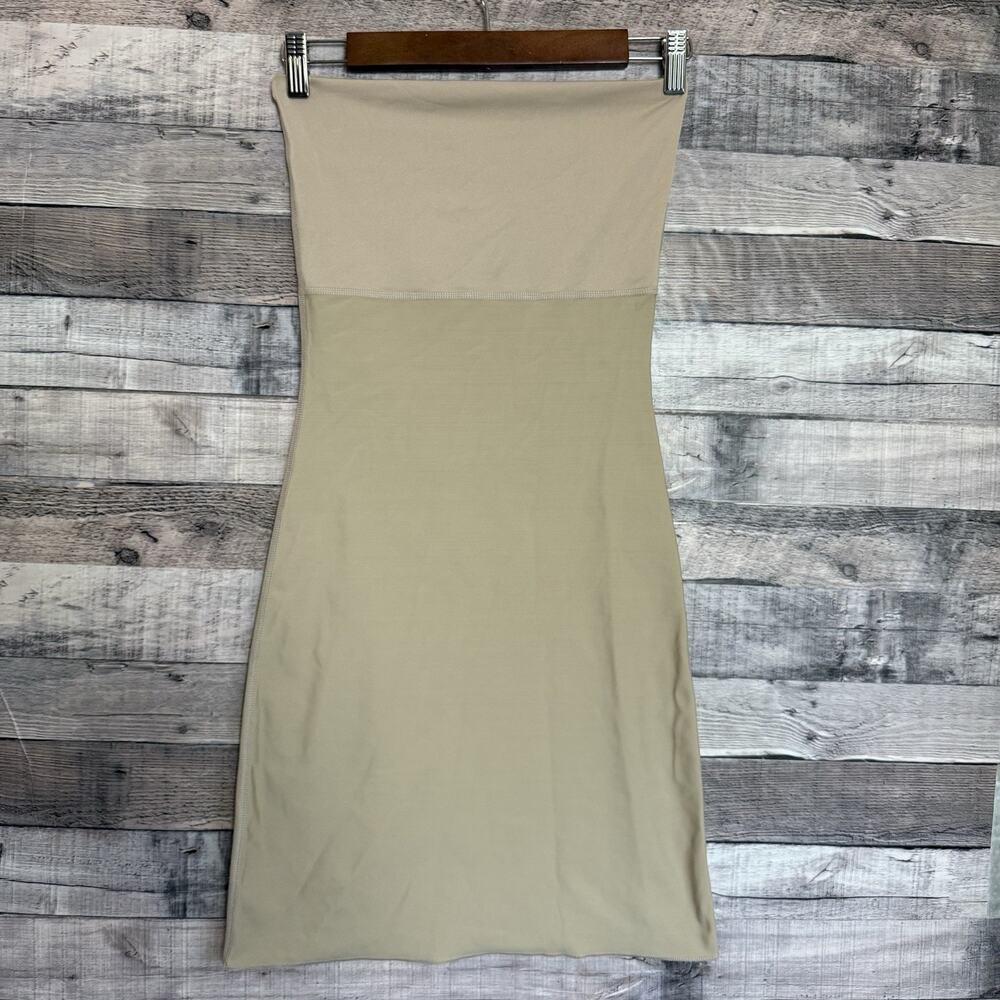SPANX Hide & Seek Strapless Full Slip Nude Medium